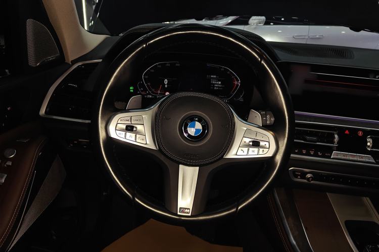 Used BMW X5 2022 Restyled xDrive 30Li Luxury Version M Sport Package
