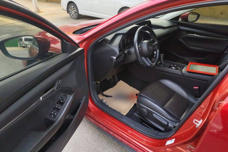 Used Mazda Mazda 3 Axela 2020 1.5L Automatic Luxury Version
