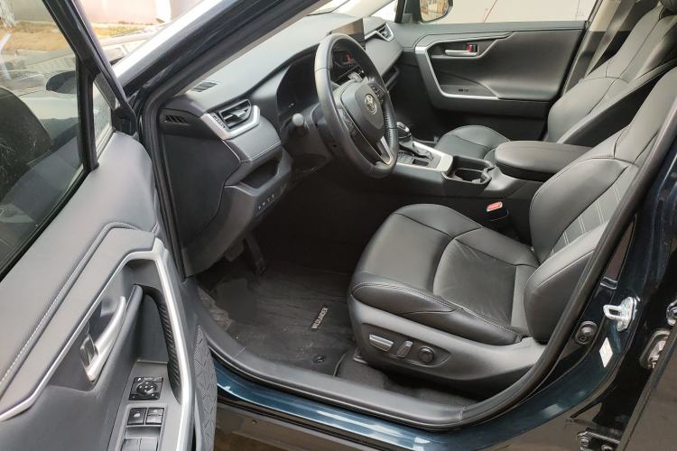 Used Toyota Wildlander 2023 2.0L CVT Four-Wheel Drive Luxury PLUS Edition
