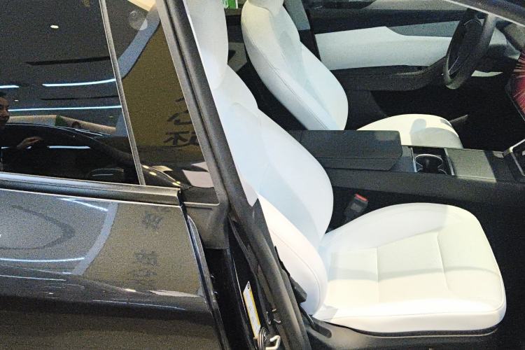 Used Tesla Model Y 2025 Long-Range All-Wheel Drive First Edition