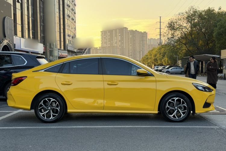 Used MG 5 2021 180 DVVT CVT Youth Luxury Edition
