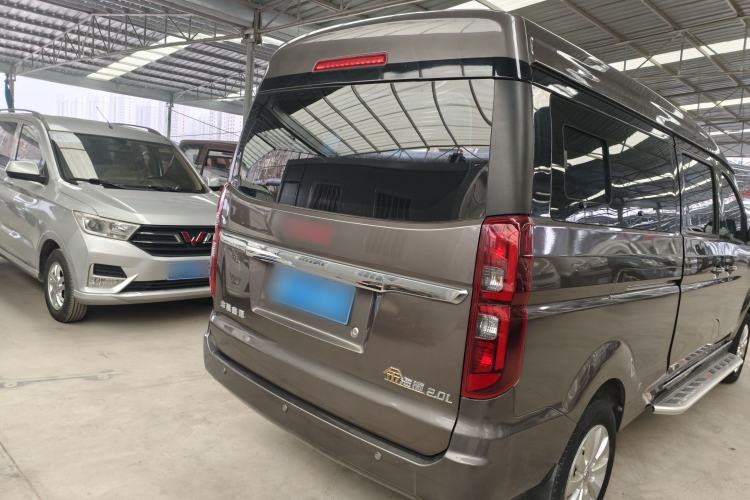 Used Jinbei Gold Hiace 2021 2.0L Passenger Van Engineering Lion Central Air Conditioning Version 9 Seats