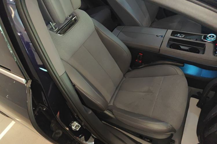 Used VOYAH PASSION 2024 PHEV Four-Wheel Drive Ultra-Long Range Flagship Model
