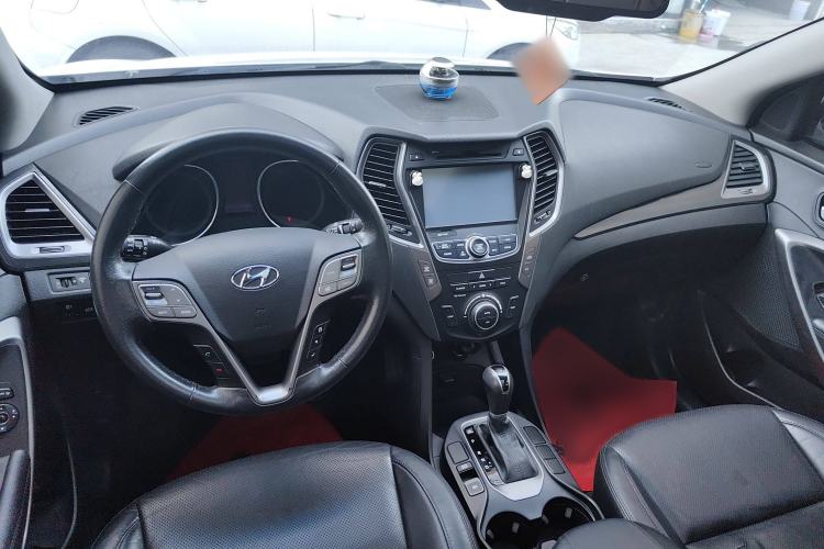 Used Hyundai Santa Fe 2015 2.0T Automatic Two-Wheel Drive Smart Version 5 Seats
