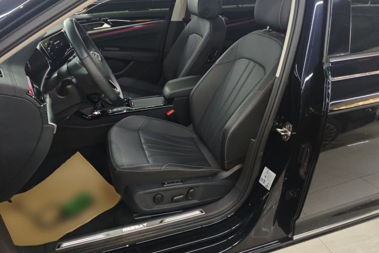 Used Volkswagen Passat 2025 Outstanding Model 380TSI Starry Dragon Glorious Edition
