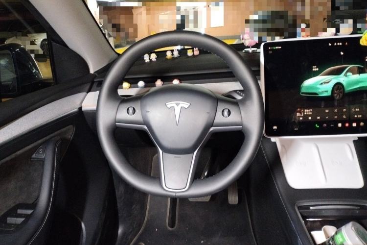 Used Tesla Model Y 2023 Long-Range All-Wheel-Drive Version