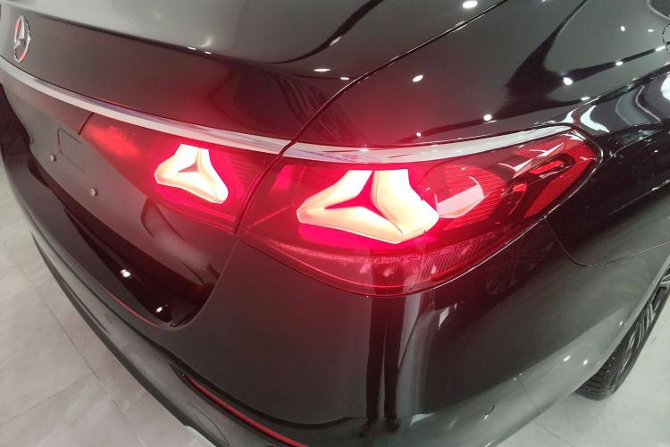 Used Mercedes-Benz E-Class 2025 Facelift E 300 L Luxury Edition
