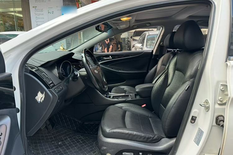 Used Hyundai Sonata 2014 2.4L Automatic Luxury Version China IV Standard
