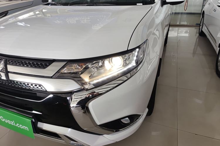 Used Mitsubishi Outlander 2021 2.0L Two-Wheel Drive Comfort Edition 7 Seats
