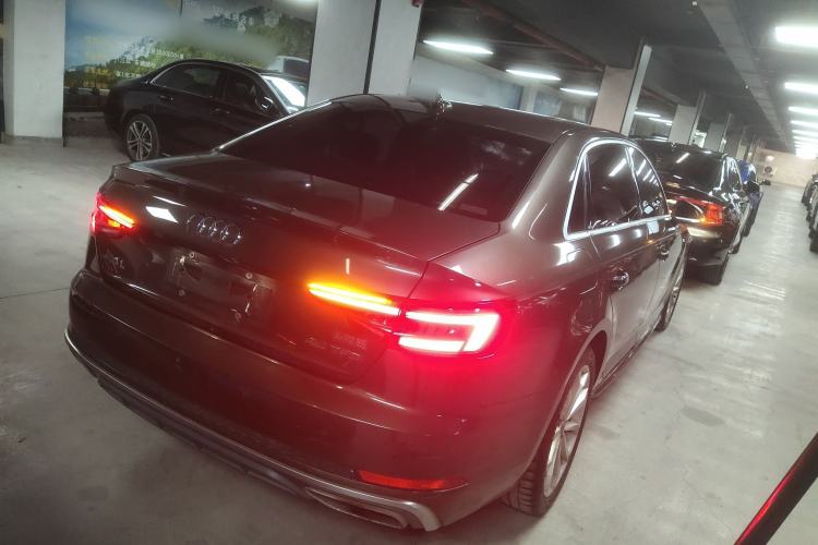Used Audi A4L 2019 40 TFSI Fashion Version China V