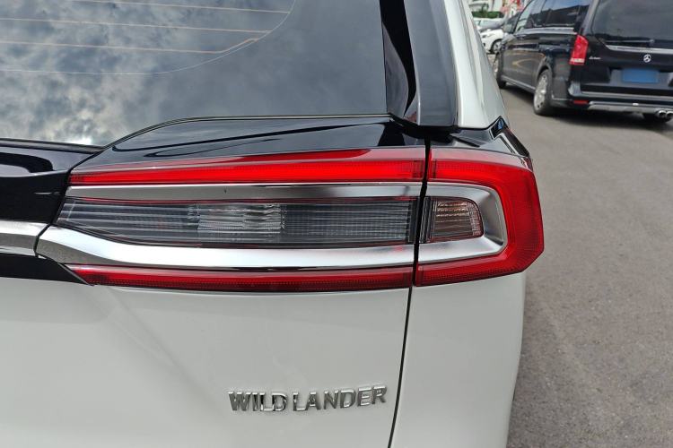 Used Toyota Wildlander 2023 2.0L CVT Two-Wheel Drive Luxury PLUS Edition
