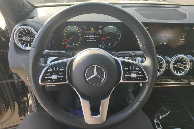 Used Mercedes-Benz GLB 2023 GLB 220 Fashion Model
