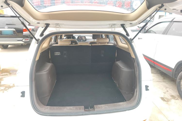 Used Baojun 310W 2017 1.5L Manual Fashion Model China V
