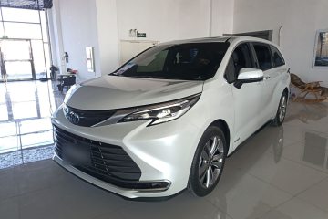 Used Toyota Sienna 2023 2.5L Hybrid Deluxe Edition