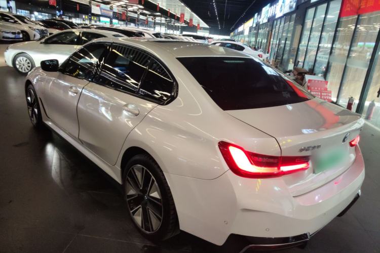 Used BMW i3 2025 eDrive 40 L Midnight Sports Package
