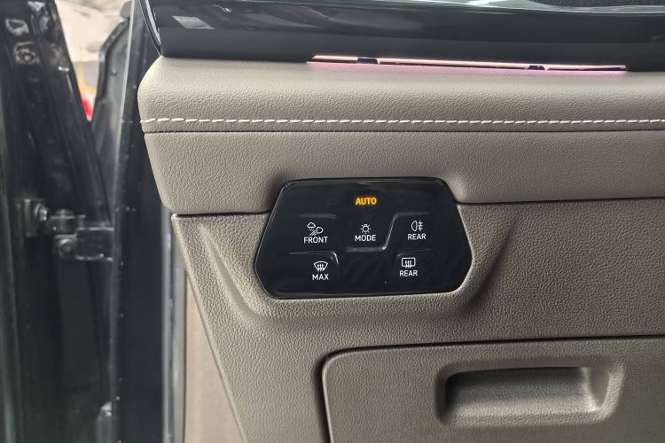 Used Volkswagen Viloran 2023 Revised 380TSI Prestige Edition
