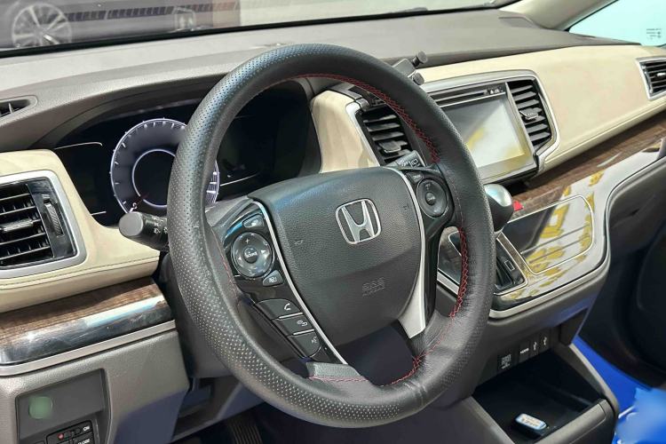 Used Honda Odyssey 2015 Revised 2.4L Luxury Edition
