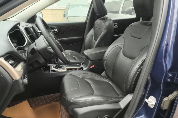 Used  Cherokee 2017 2.0L Superior Edition
