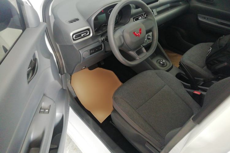 Used Wuling Hongguang New Energy 2024 All-Electric Model 300KM Standard Version
