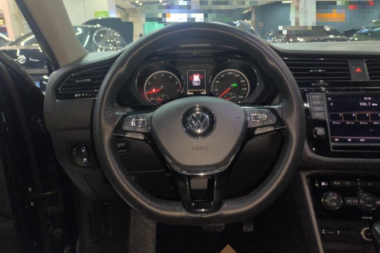 Used Volkswagen Tiguan L 2018 330TSI Automatic Two-Wheel Drive Luxury Edition
