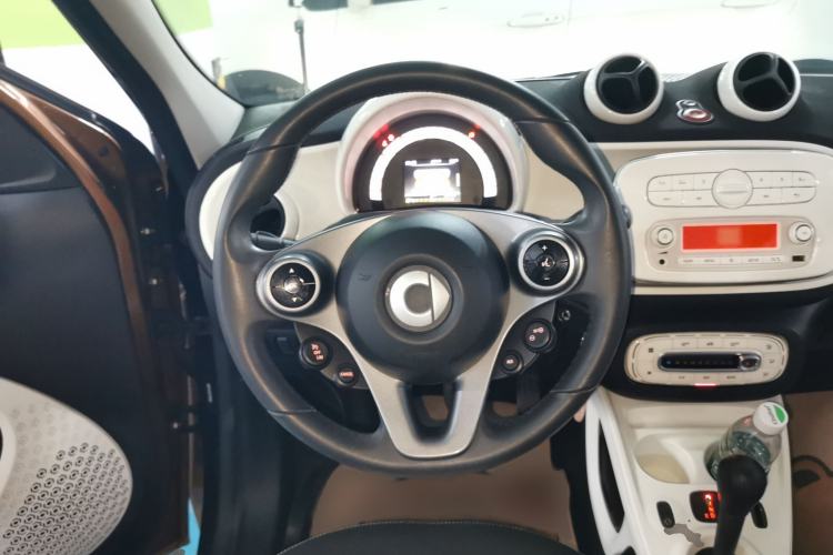 Used  forfour 2016 1.0L 52 kW Passion Edition
