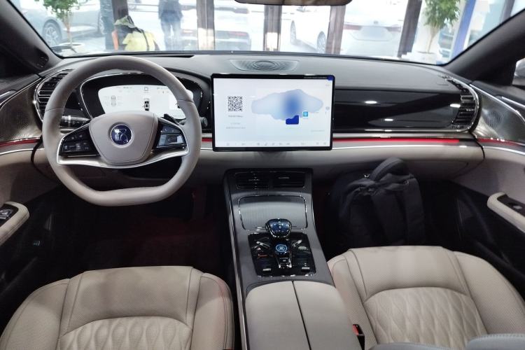 Used BYD Han 2025 EV with 701 km of Laser Radar-Enabled Intelligent Driving
