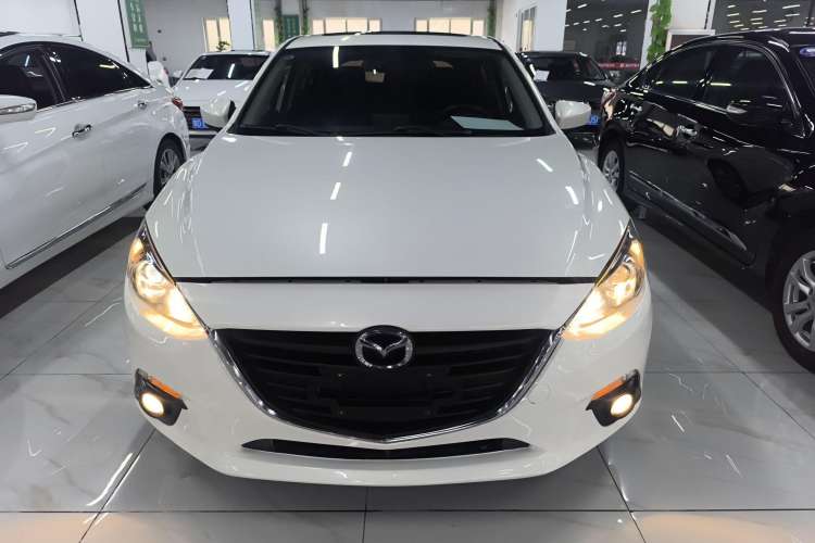 Used Mazda Mazda 3 Axela 2016 Hatchback 1.5L Automatic Luxury Model
