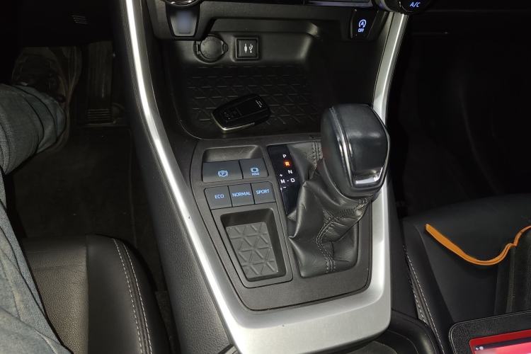 Used Toyota Wildlander 2021 2.0L CVT Two-Wheel Drive Luxury Edition