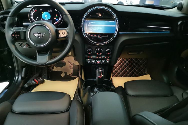 Used  MINI 2023 Updated 1.5T COOPER Artist Five-Door Edition
