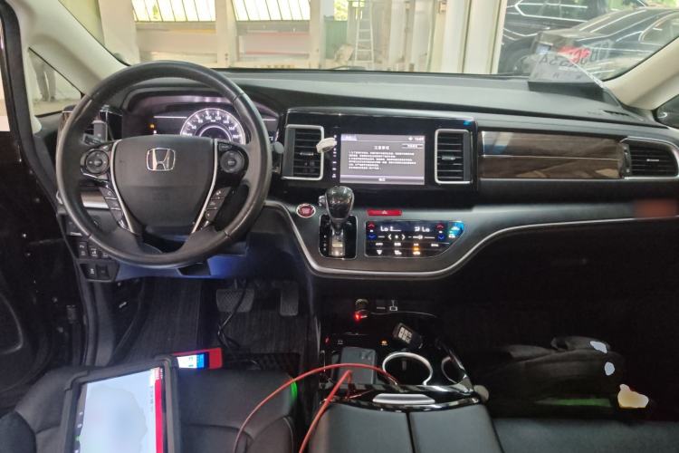 Used Honda Elysion 2016 2.4L Luxury Edition
