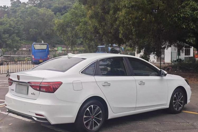 Used Roewe i6 2020 PLUS 1.6L CVT 4G Connected Glory Flagship Edition
