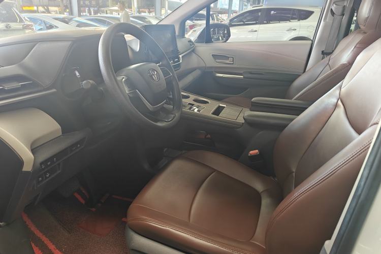 Used Toyota Sienna 2021 2.5L Hybrid Comfort Edition