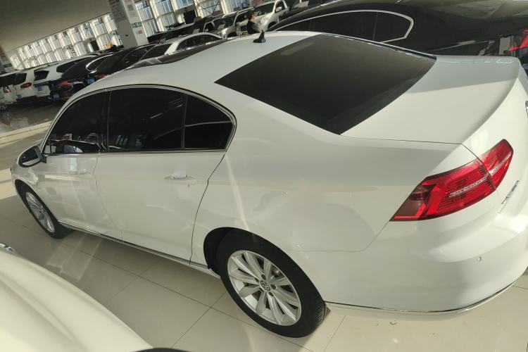 Used Volkswagen Magotan 2017 330TSI DSG Leading Model
