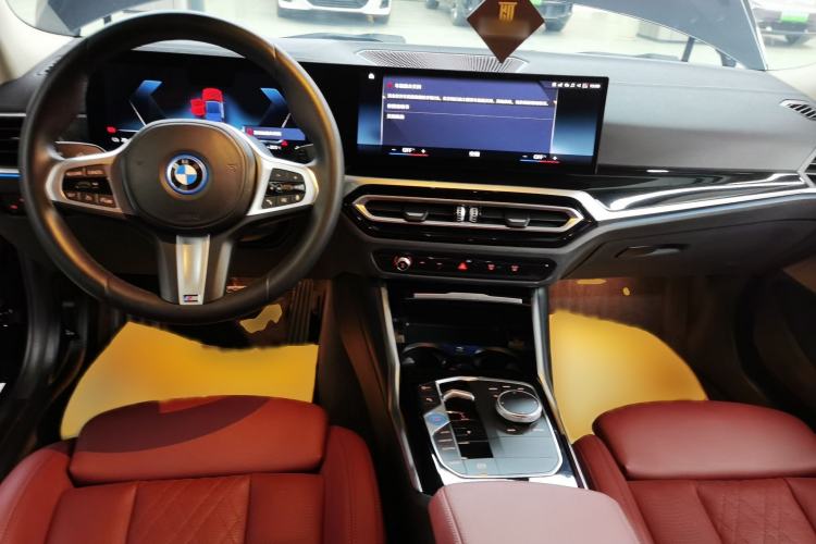 Used BMW i3 2022 eDrive 35 L
