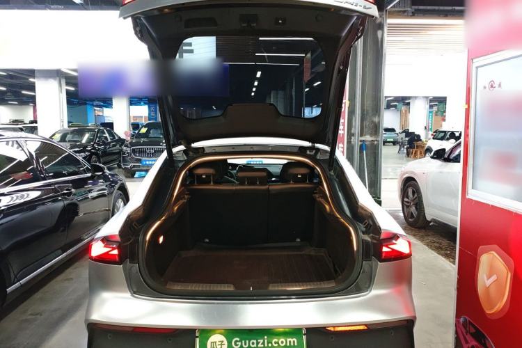 Used Changan UNI-V iDD 2023 ZhiDian iDD 1.5T 113km ZhiKu Model
