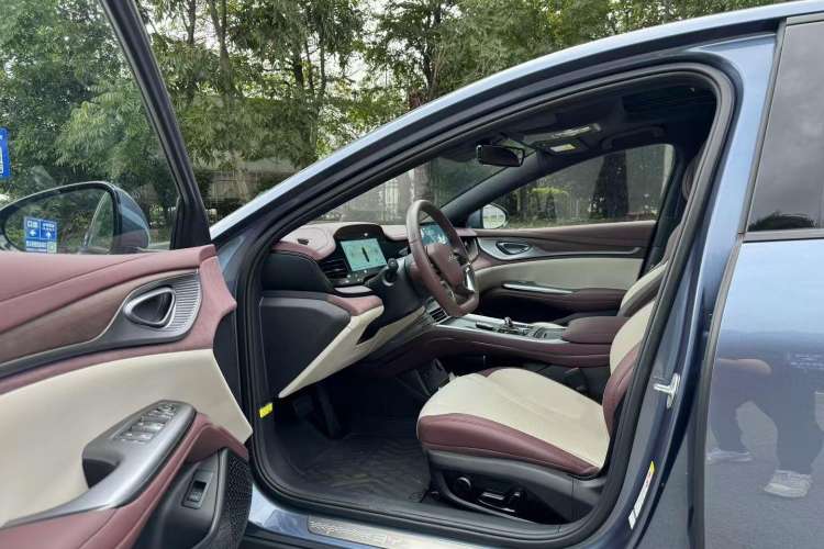 Used BYD Seal 2023 DM-i 1.5L 121km Prestige Model
