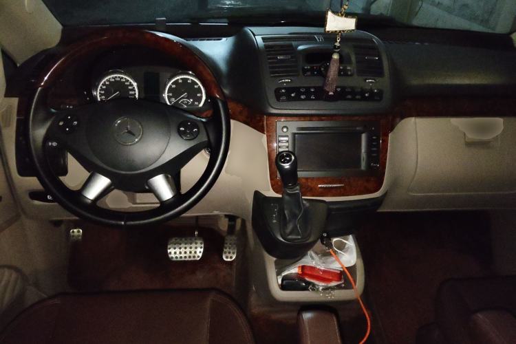 Used Mercedes-Benz Viano 2014 3.5L Premier Edition
