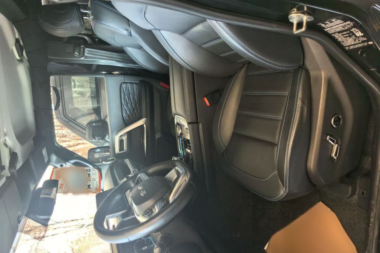 Used  BJ40 2023 2.0T Automatic Four-Wheel Drive Urban Hunter Edition Chivalrous Type