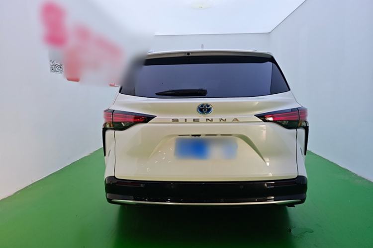 Used Toyota Sienna 2021 2.5L Hybrid Platinum Edition
