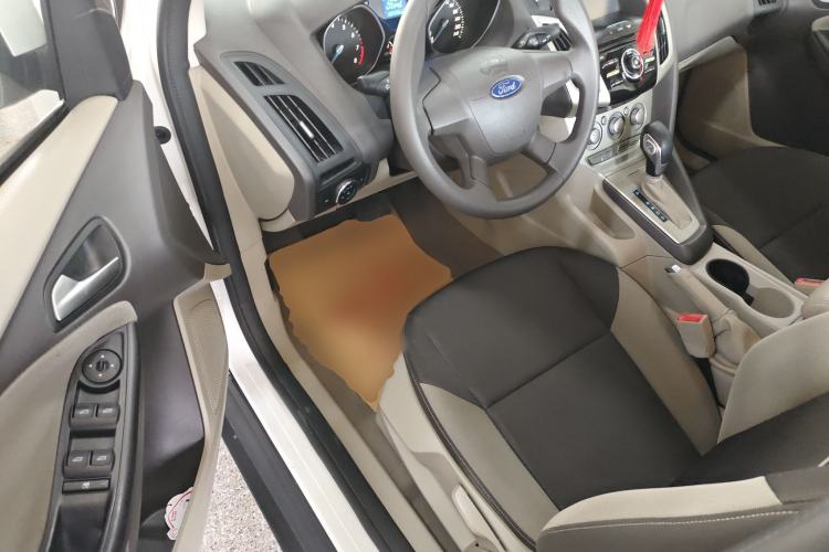 Used Ford Focus 2012 Sedan 1.6L Automatic Comfort Model
