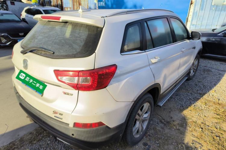 Used Changan CS75 2017 Shangkui Edition 1.5T Manual Fengxiang Model
