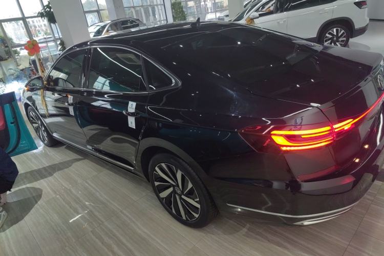 Used Volkswagen Passat 2025 Premium Version 380TSI Dragon Edition