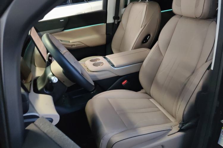 Used XPeng X9 2024 702 Ultra-Long Range Max
