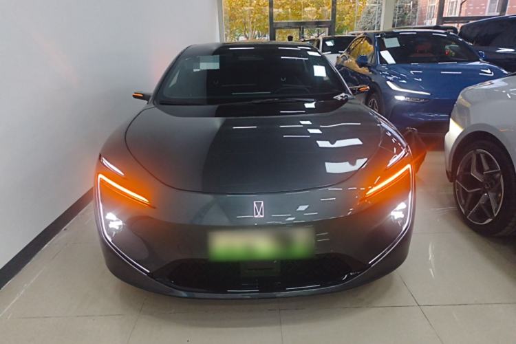 Used  12 2025 Max Extended-Range Edition
