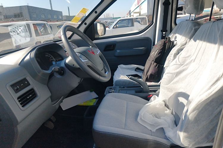 Used Wuling Yangguang 
