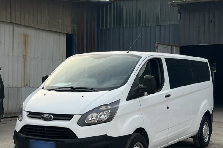 Used Ford Transit 2020 2.0T Diesel Multi-Function Commercial Vehicle Mid-Chassis Low-Roof Design with Dual Rear Doors Meeting China VI Emission Standards

