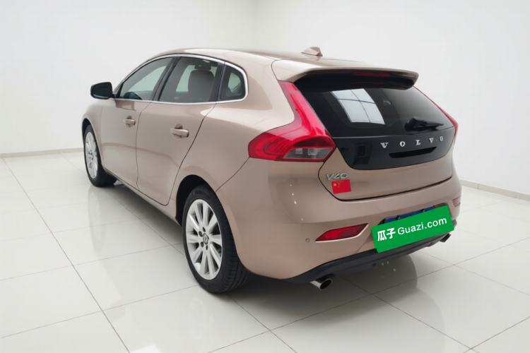 Used Volvo V40 2014 2.0T Zhiya Edition
