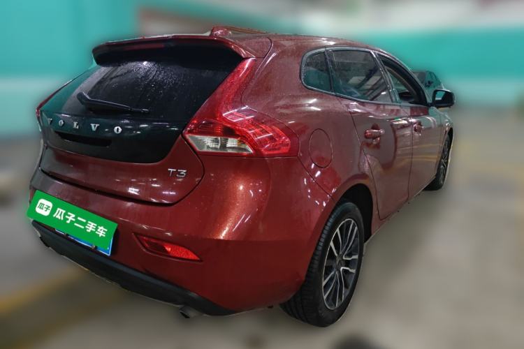 Used Volvo V40 2017 T3 Zhiyi Edition

