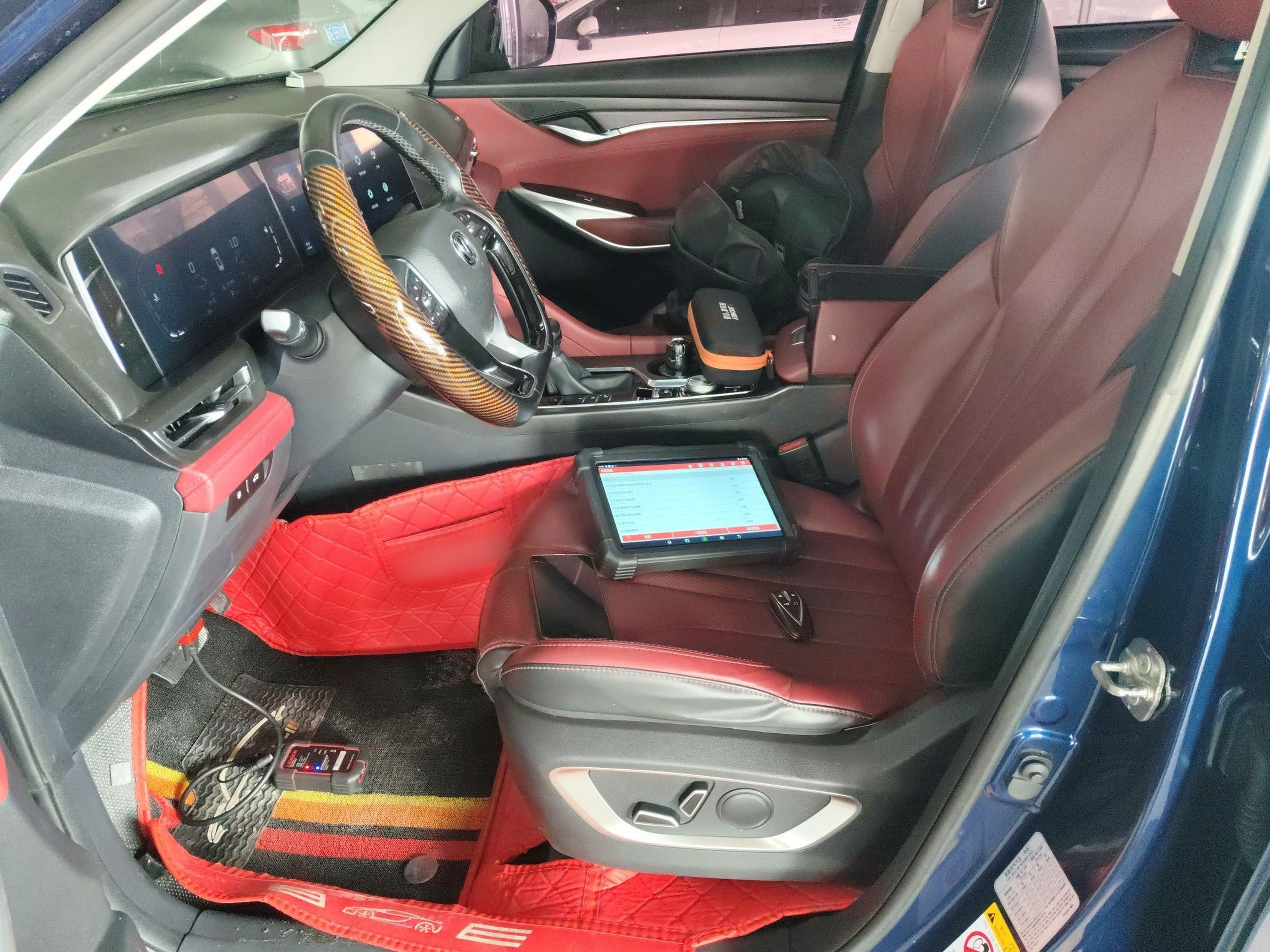 المقاعد الأمامية داخل السيارة