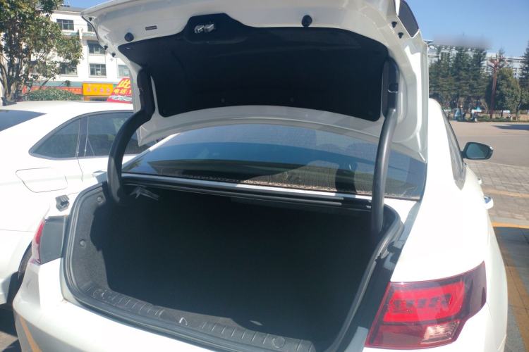 Used Geely Auto Emgrand GL 2021 UP 1.4T CVT Luxury Edition
